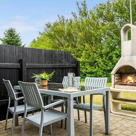 Awesome In With Swimming Pool