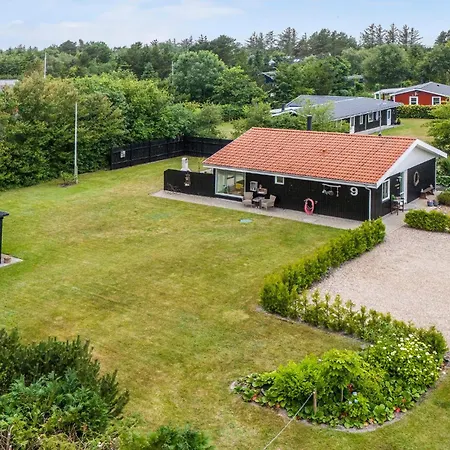 Awesome In With Swimming Pool *